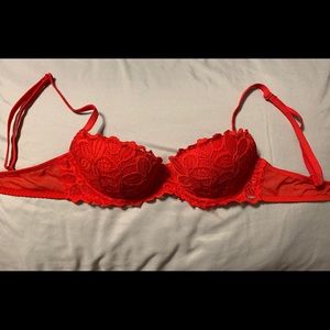 Victoria’s Secret PINK push-up bra
